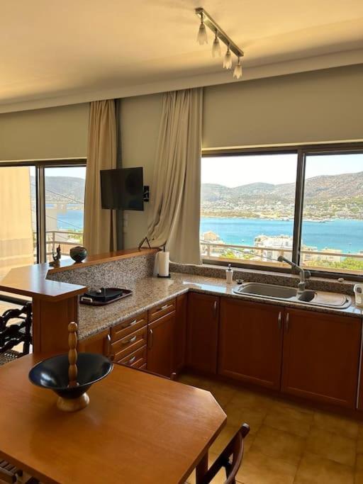 Nireos Sea View *